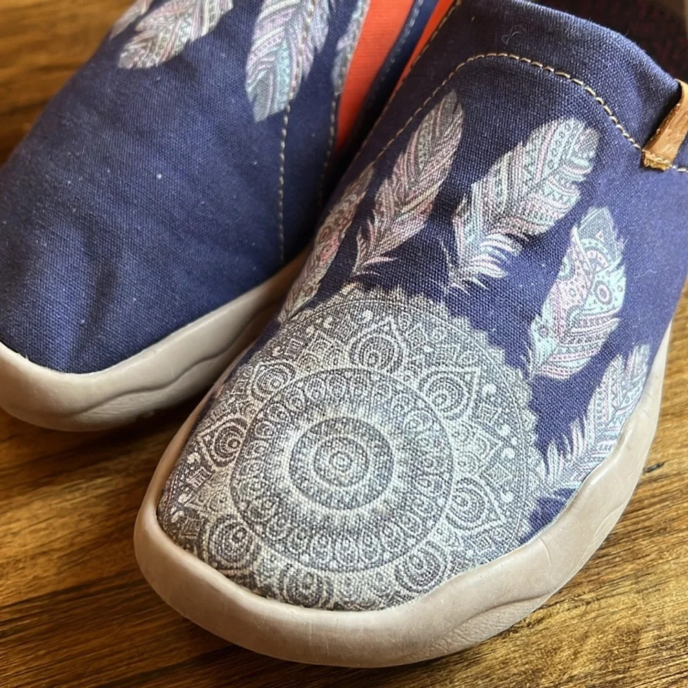 UIN Dreamcatcher Slip-On Shoes - Picture 4 of 13